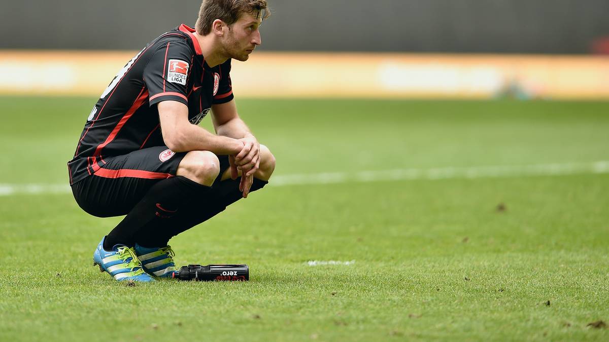 Für Eintracht Frankfurt und David Abraham wird die Lage im Abstiegskampf immer bedrohlicher