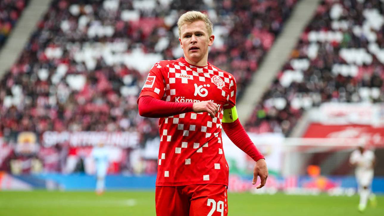 Jonathan Burkhardt mit erster Chance