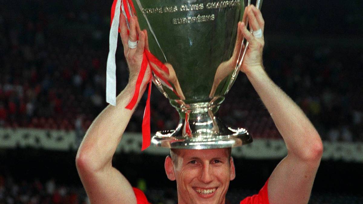 Als "großen Fehler" bezeichnete Sir Alex Furgeson im Nachhinein den Verkauf von Jaap Stam nach Italien. Der knallharte Verteidiger gehörte von 1998 bis 2001 zu den Säulen des Teams