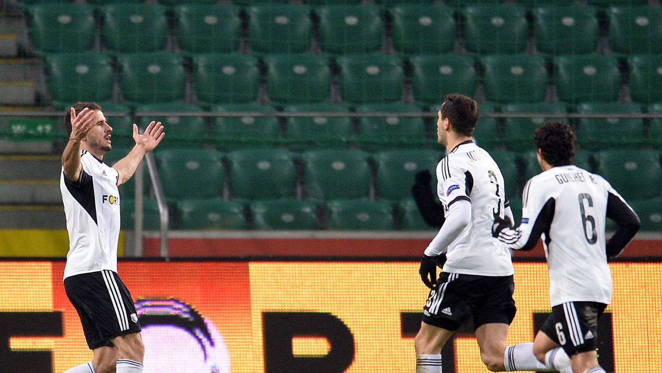 Legia erneut vor leeren Rängen