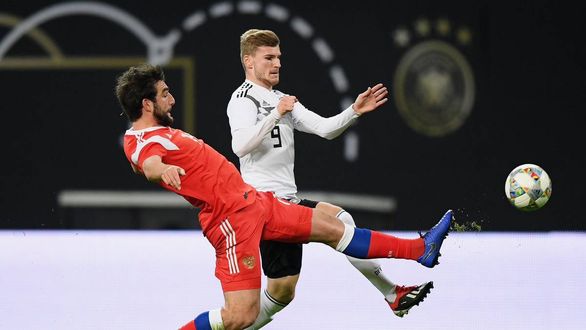 TIMO WERNER (bis 64.): Ging bei seinem Heimspiel etwas unter und hatte kaum Szenen. Lief in der 19. Minute nach einem cleveren Gnabry-Block alleine aufs Tor, stoppte und spielte einen Fehlpass. Schade, da war mehr drin. Muss sich zukünftig steigern. SPORT1-Note: 4