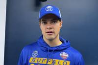 Der deutsche NHL-Star JJ Peterka kehrt mit seinen Buffalo Sabres zur Global Series nach Deutschland zurück und bestreitet ein Testspiel gegen den EHC Red Bull München.