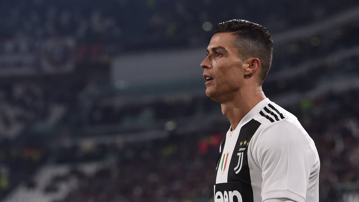 JUVENTUS TURIN (Platz 4): Dass Juventus in der Auflistung nur knapp die Top 3 verpasst, ist kein Wunder. Schließlich hat die Alte Dame schon vor dem Transfer von Superstar Cristiano Ronaldo einiges in den Kader gesteckt. Das Ergebnis: Ein Schuldenberg von 289 Millionen Euro