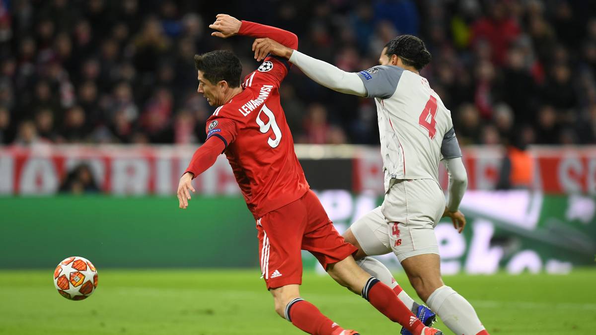 ROBERT LEWANDOWSKI: Wie erwartet hat der Pole gegen van Dijk und Matip einen schweren Stand. In der ersten Hälfte ist daher auch kaum was zu sehen von ihm – auch nicht danach. Rannte sich oft fest. Bleibt im siebten K.o.-Spiel in Folge torlos. SPORT1-Note: 5