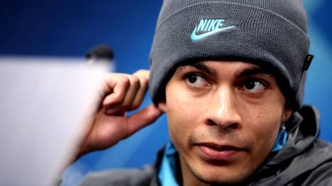 Wie der Daily Mail berichtet, ist der englische Nationalspieler Dele Alli Opfer eines Raubüberfalls geworden. Zwei Männer brachen in Allis Anwesen im Norden Londons ein, während sich der Profi zu Hause befand.