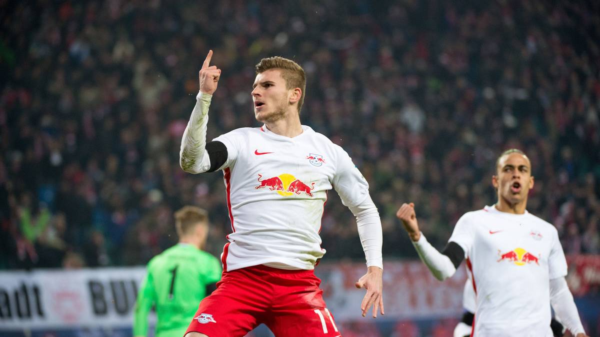 ...und trifft. Werner bejubelt seinen Treffer. Doch die Elfmeter-Szene erregt die Gemüter auch noch lange nach dem Schlusspfiff