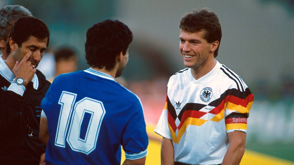 Lothar Matthäus ist der dritte Feldspieler, der keine WM-Minute verpasst. Mit vier Treffern wird er zudem Deutschlands erfolgreichster Torschütze. Die WM 1990 ist angefangen mit der Gala gegen Jugoslawien sein Turnier