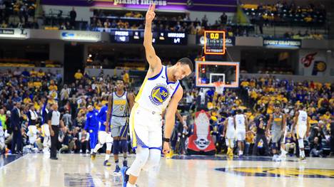 Stephen Curry eilt mit den Golden State Warriors von Sieg zu Sieg