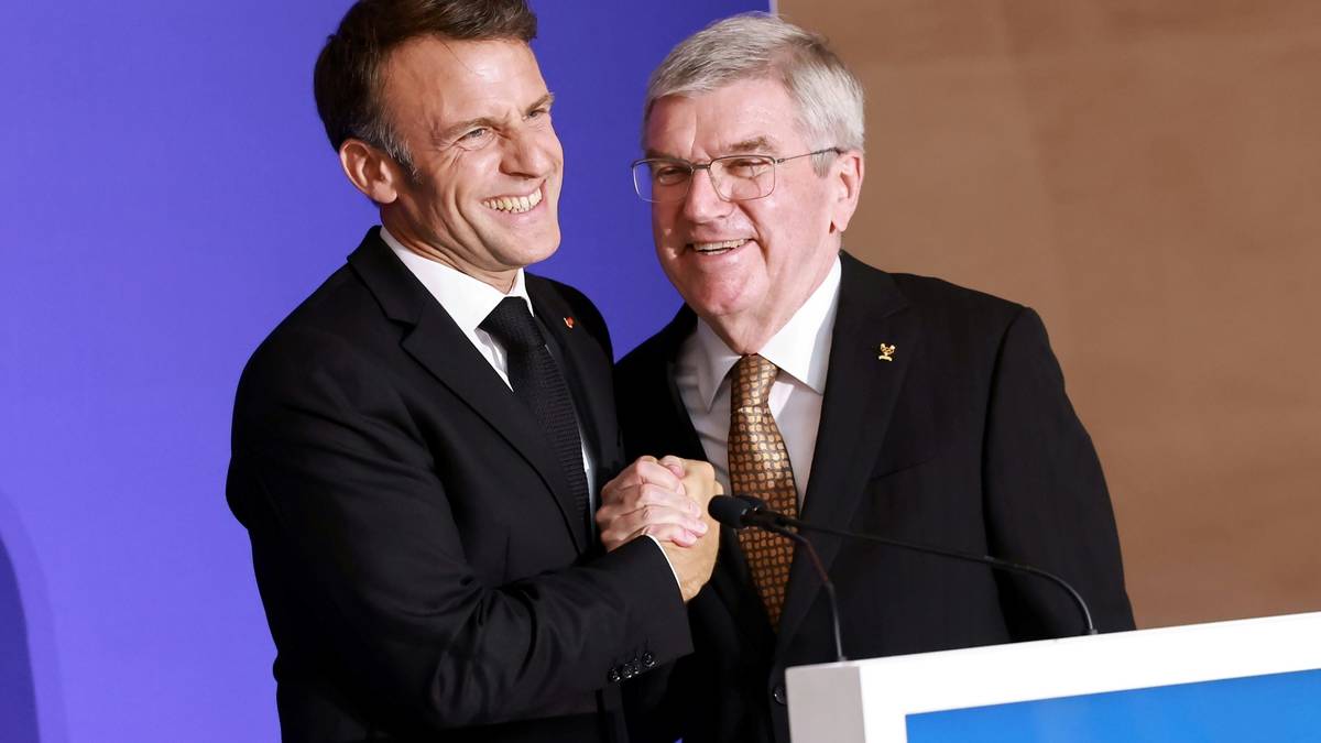 Bach verleiht Macron Olympischen Orden