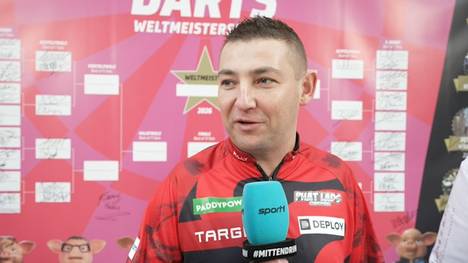 Nathan Aspinall spricht mit SPORT1 über seine Weihnachtstage, Karaoke mit deutschen Songs und darüber, was er besonders an Partys liebt.