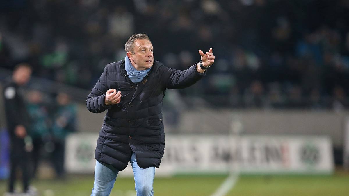 HANNOVER 96 - 53: Nicht ganz zwei Jahre blieb André Breitenreiter Trainer der Niedersachsen, ehe Thomas Doll übernahm