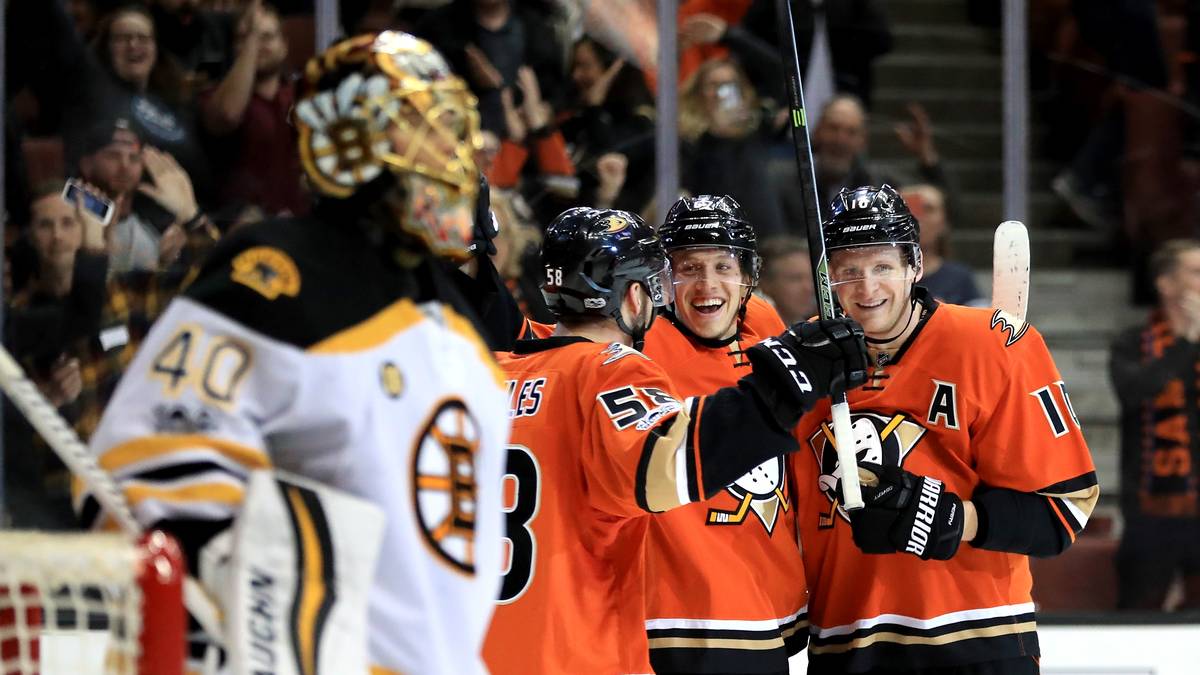 PLATZ 10, ANAHEIM DUCKS: Die Ducks sind das Powerhouse in der Pacific Division. Nach dem enttäuschenden Erstrunden-Aus im Vorjahr gegen die Nashville Predators soll in diesem Jahr zumindest wieder das Conference-Finale erreicht werden