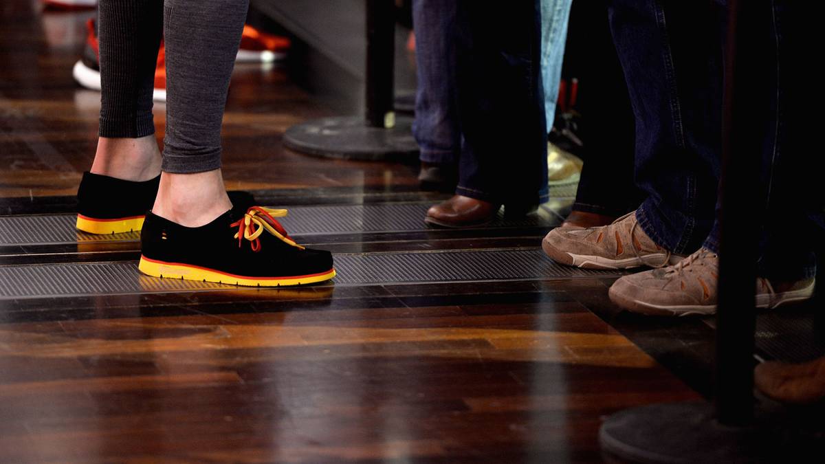 Den Schuhen bleiben die Nationalfarben Schwarz-Rot-Gold vorbehalten