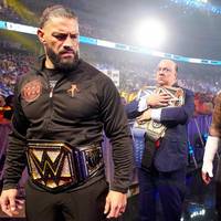 1000-Tage-Champion Roman Reigns bekommt bei WWE Friday Night SmackDown einen neuen Gürtel. Danach veranlasst er die Rache am aufmüpfigen Jimmy Uso.