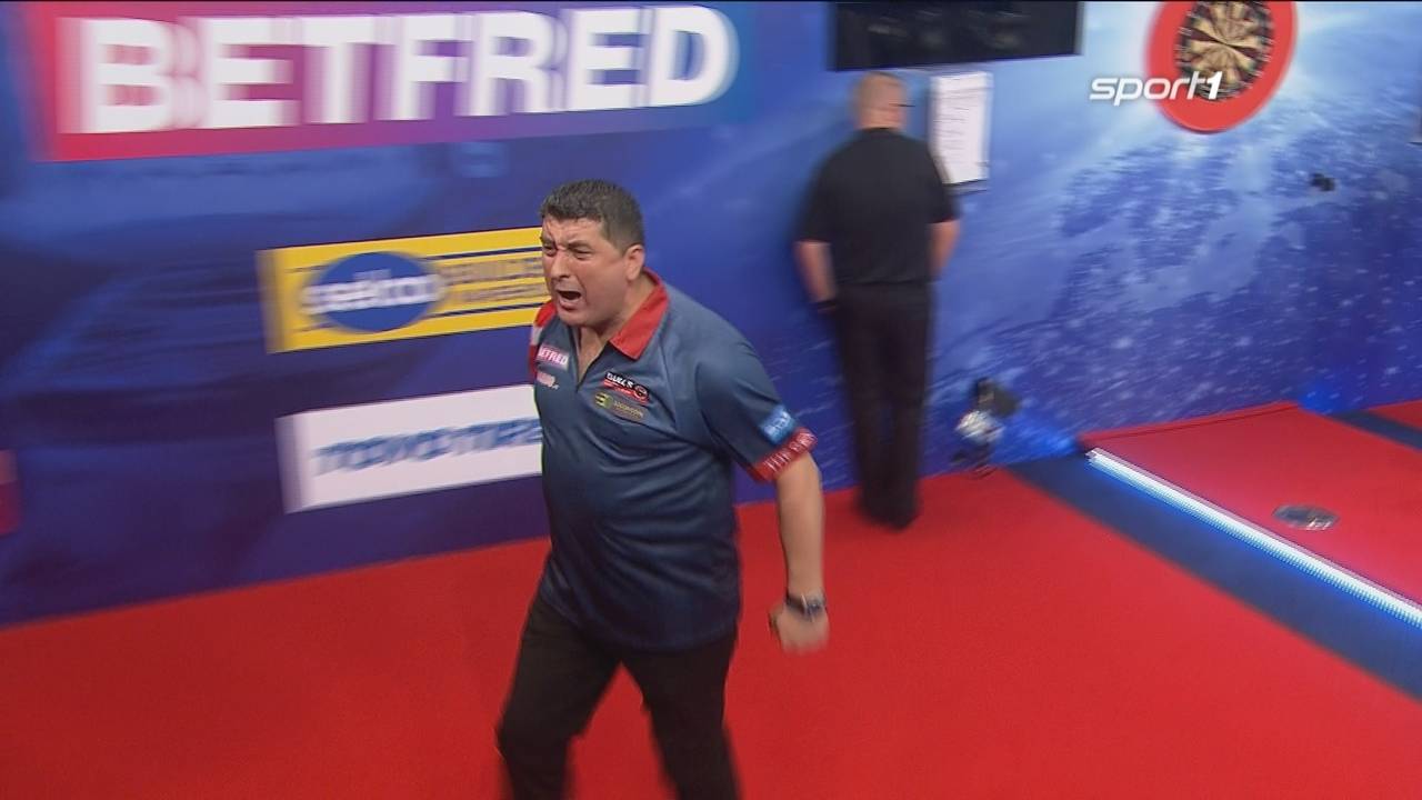Darts World Matchplay: Mensur Suljovic besiegt Jamie Hughes mit irrem Finish