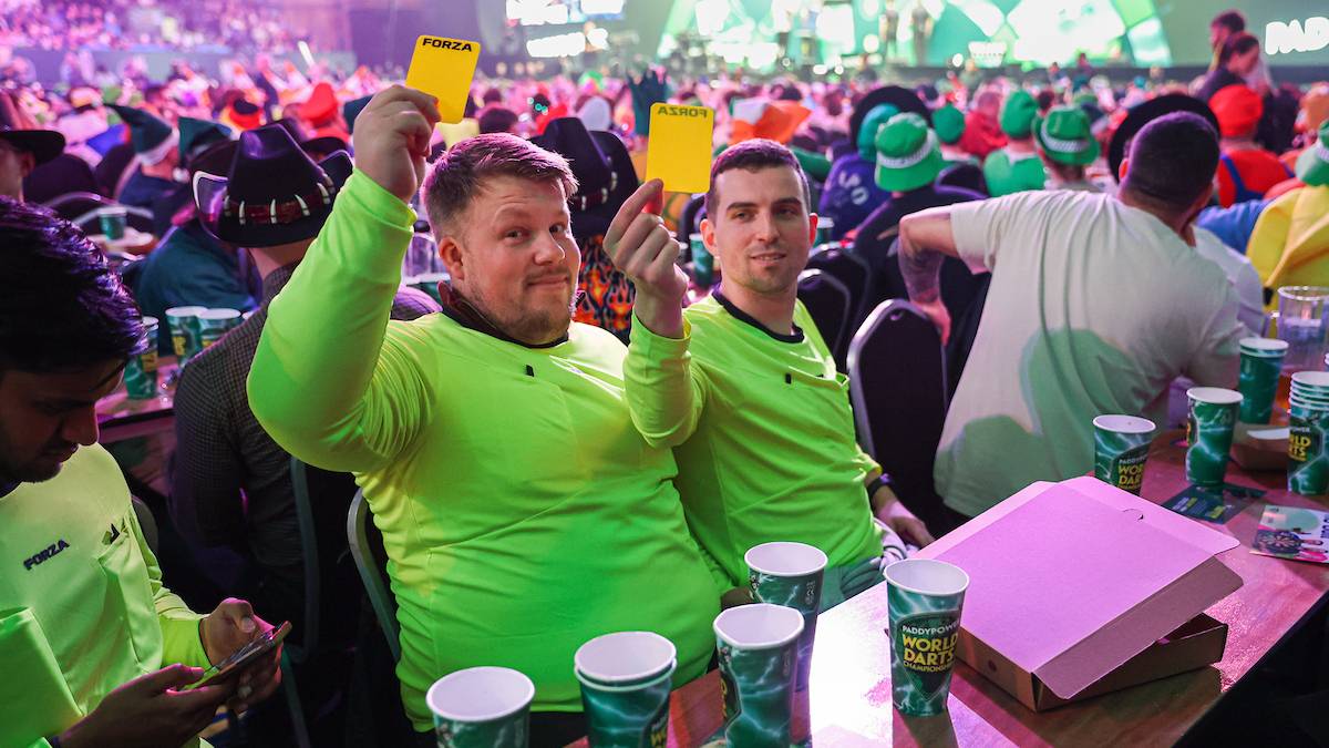 Auch der Fußball findet seinen Weg in den Ally Pally