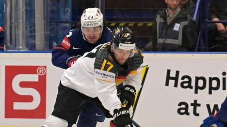 Tobias Eder (v.) bei einem WM-Spiel im Mai