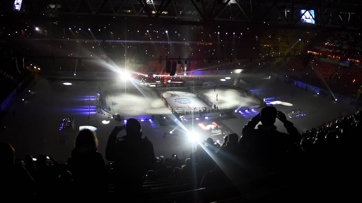 10. Januar 2015, DEG - Köln 3:2: Es war gar nicht so sehr das Spiel selbst, das dieses Derby so besonders machte, sondern das Ambiente: 51.125 Zuschauer feierten in der Düsseldorfer Fußball-Arena eine große Eis-Party, die größte in der Geschichte des deutschen Eishockeys