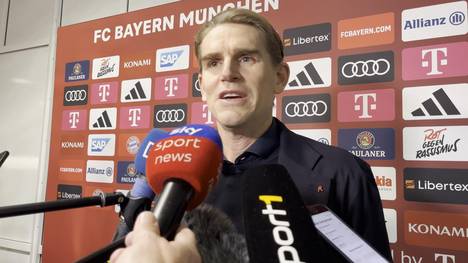 Vor dem Abflug zum Champions-League-Spiel bei Manchester United äußert sich Christoph Freund zur Führungsspieler-Debatte beim FC Bayern. 
