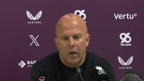 Liverpool-Trainer Arne Slot erklärt das Fehlen von Neuzugang Alexander Isak beim 1:0-Sieg gegen Burnley. Der Stürmer sei nach seinem Wechsel von Newcastle noch nicht fit genug für den vollen Spielplan der Reds.