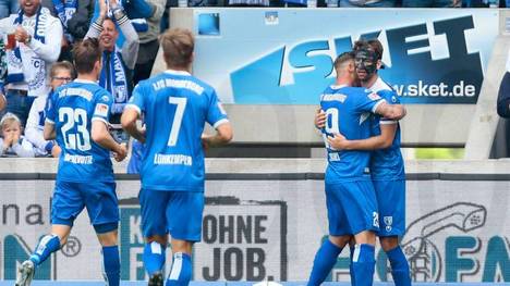 Christian Beck vom FC Magdeburg jubelt über den Führungstreffer kurz vor der Halbzeit