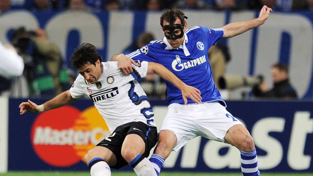 Schalke's defender Christoph Metzelder (
