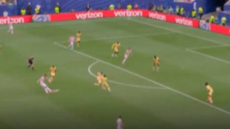 Im letzten Gruppenspiel der Gruppe L trifft Kroatien sehenswert zum 1:0 gegen Ghana, die dadurch ihren ersten Gegentreffer des Turniers kassieren.