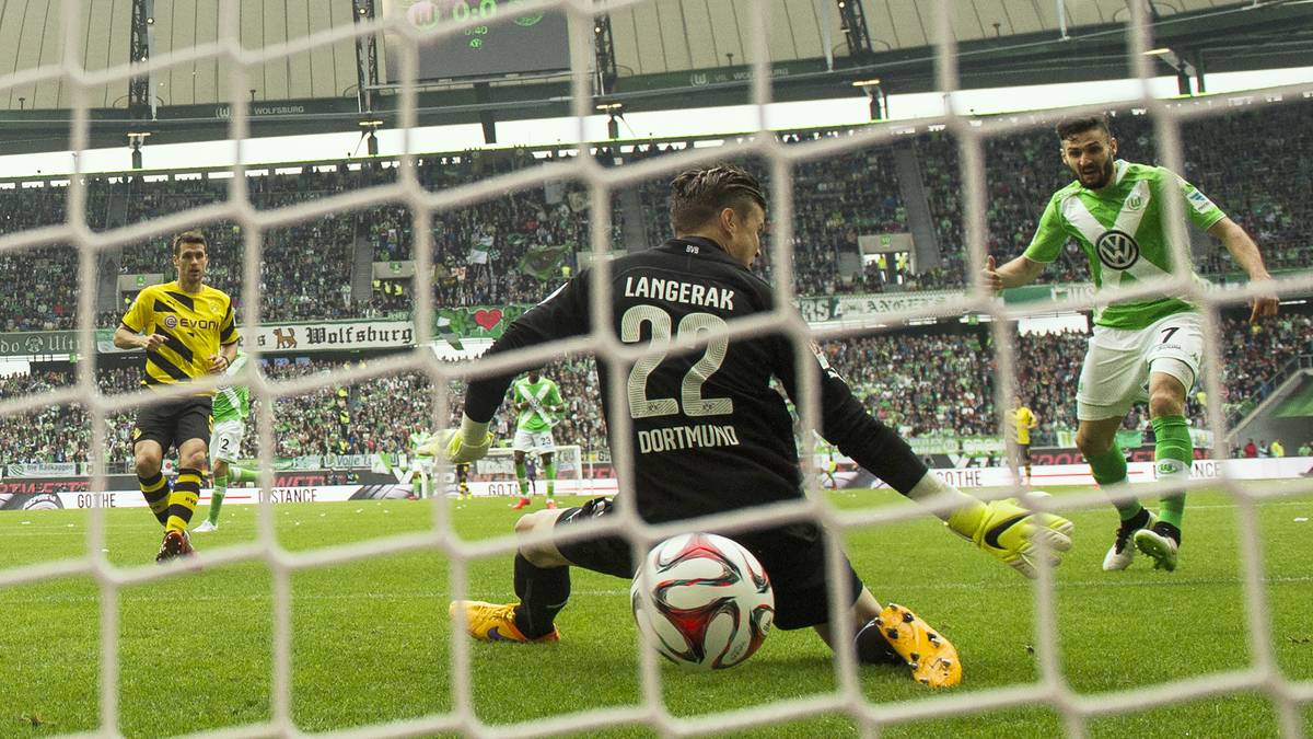 MITCHELL LANGERAK: Der Australier verhinderte mit einer Monster-Parade gegen Perisic den frühen Ausgleich, sah dann beim 1:1 und 1:2 aber unglücklich aus. Nach der Pause wieder stärker, hielt er den BVB lange im Spiel. Trotzdem verlor er seinen Pokalnimbus. Note: 4
