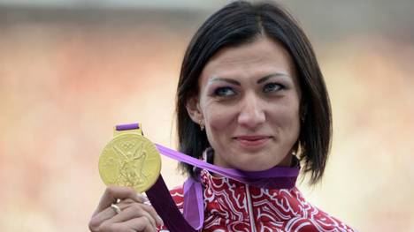 Natalja Antjuch im Jahr 2012 mit der Goldmedaille 
