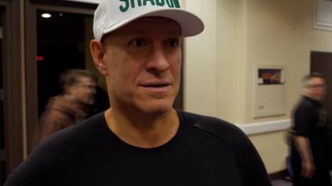 Am zweiten Eröffnungstag des Main Events ist unter den Startern auch ein ehemaliger Eishockey-Profi. Greg Mueller gewann mit München den deutschen Meistertitel.