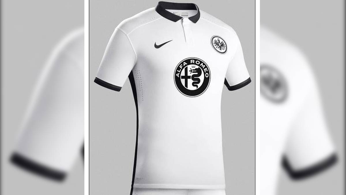 Auch das Auswärts-Trikot kann sich sehen lassen. Die schlichte Schwarz-Weiß-Optik erinnert an die Weltmeistertrikots der deutschen Nationalmannschaft aus dem Jahre 1954