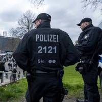 Im Streit um die Polizeikosten bei sogenannten Hochrisikospielen haben am Donnerstag die DFL und das Land Bremen ihre Rechtsauffassung dargelegt.