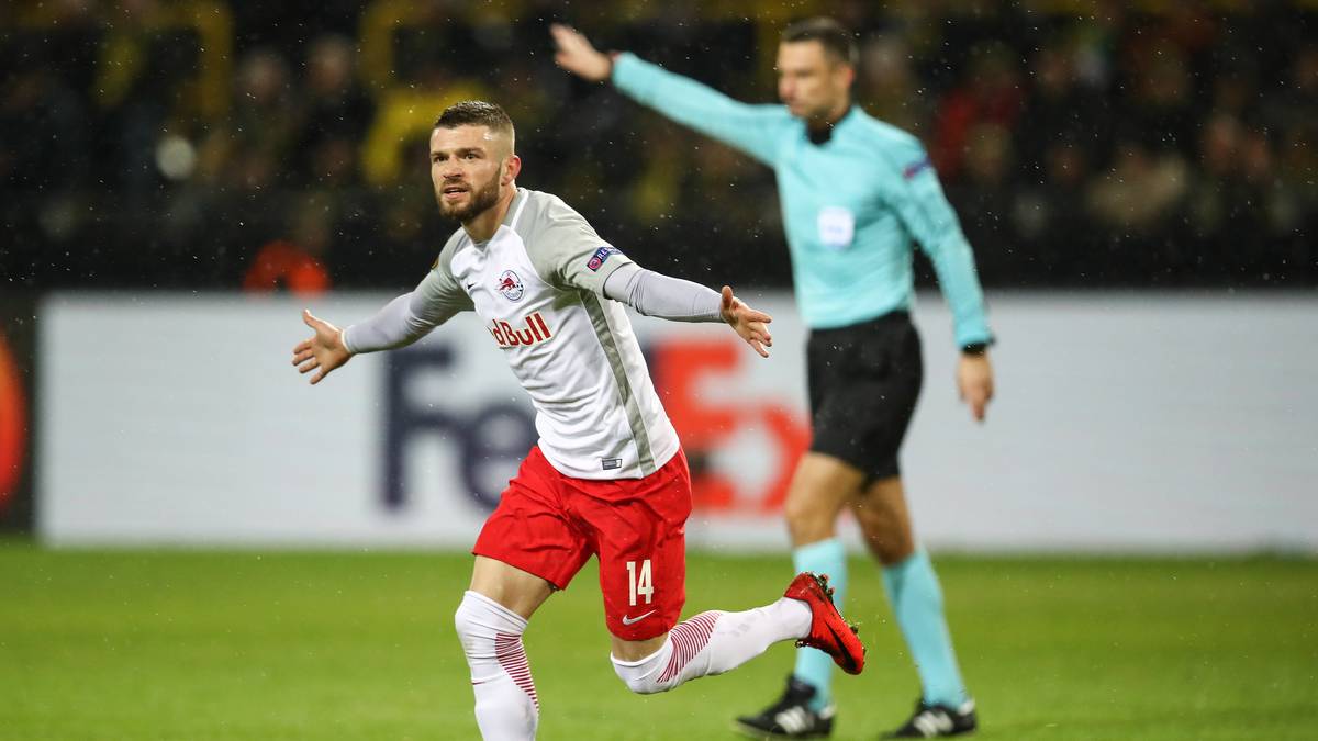 Berisha dagegen ist der alles überragende Mann auf dem Feld. Als hängende Spitze stößt er immer wieder in die vorderste Angriffsreihe vor, um dort für Torgefahr zu sorgen. Beide Salzburger Treffer gehen folgerichtig auf sein Konto. VORTEIL SALZBURG: 1:2 