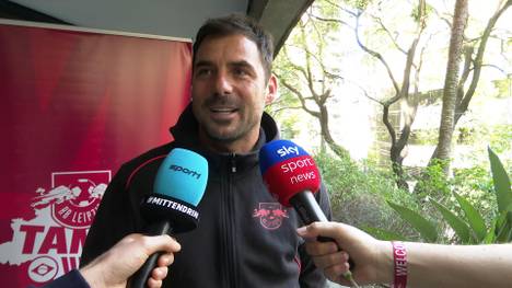 RB Leipzig befindet sich weiterhin auf Trainersuche. Interimscoach Zsolt Löw erklärt, inwiefern er und Jürgen Klopp eingebunden sind.