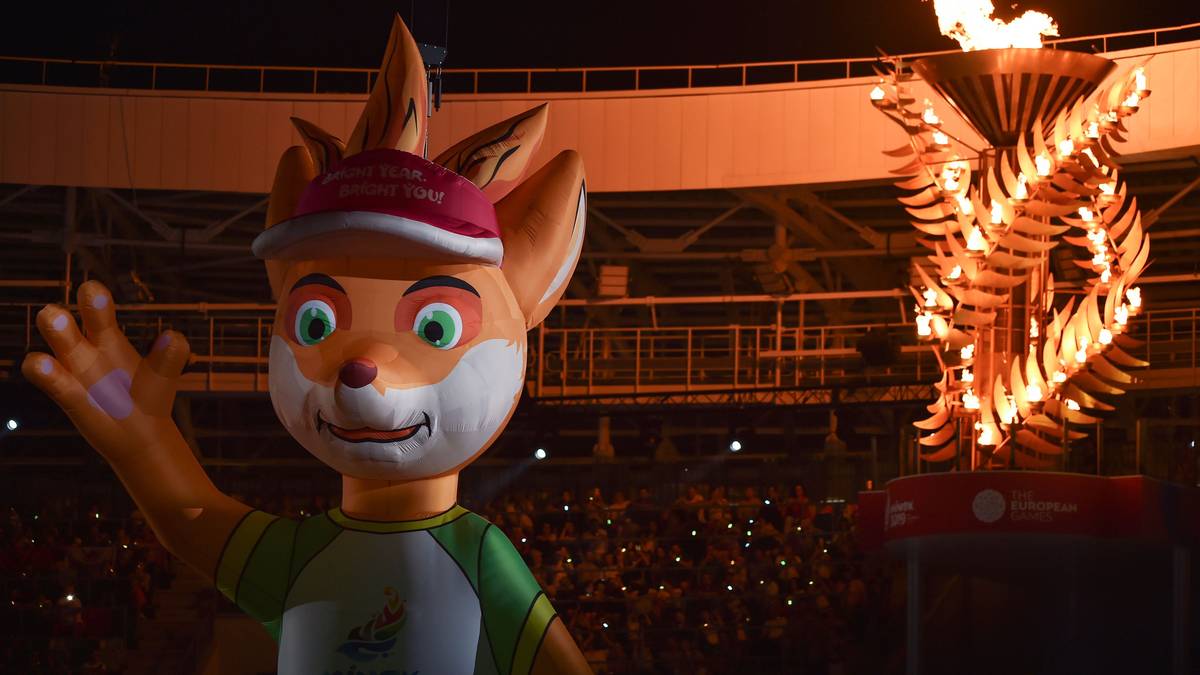 Am Sonntagabend fand die Abschlusszeremonie statt, bei der viele Artisten ihre Kunststücke zeigten. Am Ende erlosch auch das Feuer im Stadion von Minsk