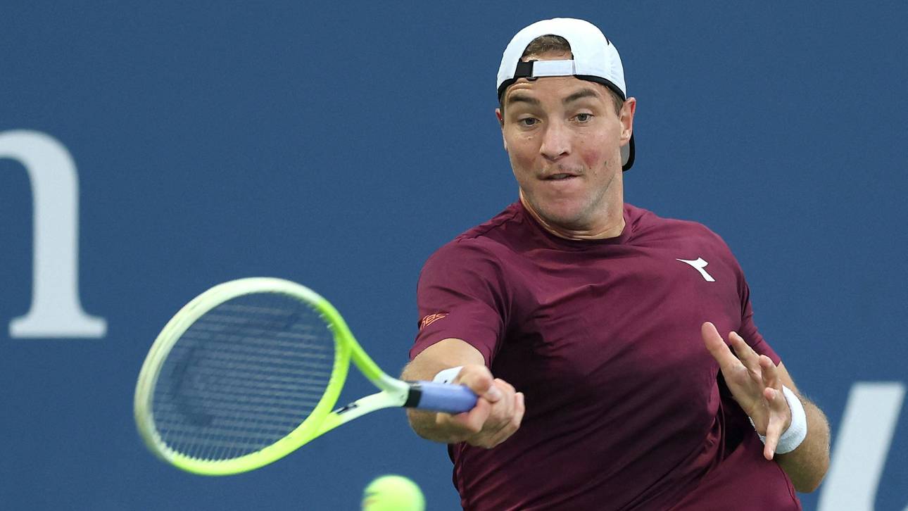 Struff steht in der dritten Runde