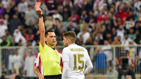 Reals Federico Valverde sah für seine Notbremse gegen Atlético völlig zurecht die Rote Karte