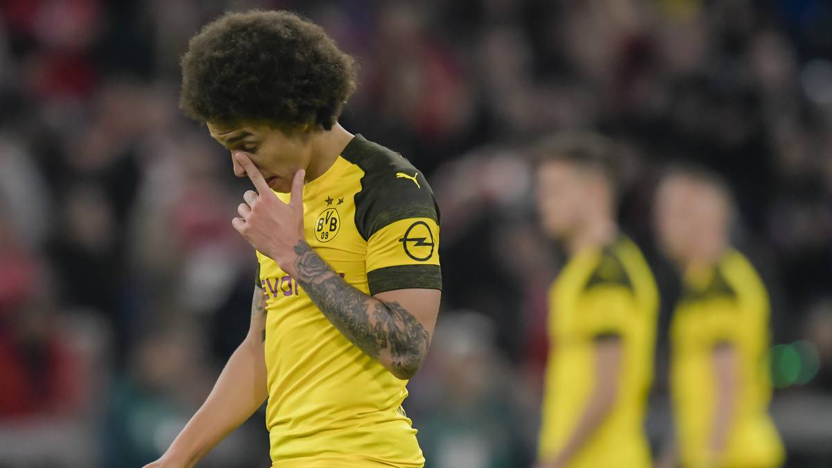 SPORT: "Der bayerische Teufel gibt seine kleine Hand über das Gesicht der Dortmunder. Das Team von Kovac war eine echte Dampfwalze. Die Spieler von Favre waren den Bayern hilflos ausgeliefert"