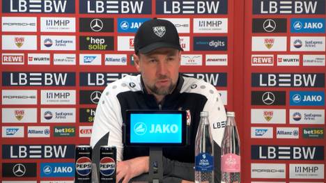 Deniz Undav bestimmt in Bezug auf die Nationalmannschaft die Schlagzeilen. Stuttgart-Trainer Sebastian Hoeneß will nicht an der Debatte teilnehmen - und sagt dann doch etwas über seinen Stürmer.