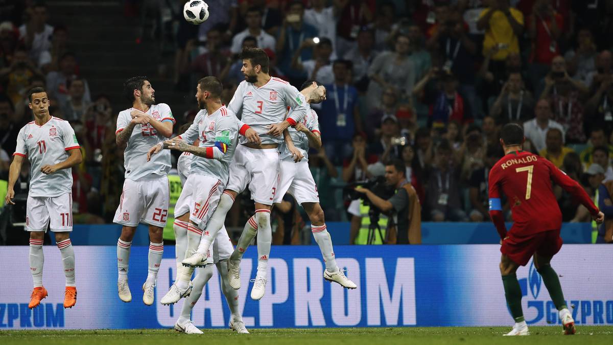 Grund ist der traumhafte Freistoß von Cristiano Ronaldo, der zum 3:3 führt und damit das Remis besiegelt. Die internationale Presse ist hellauf begeistert und überschlägt sich in Lobeshymnen. SPORT1 fasst zusammen