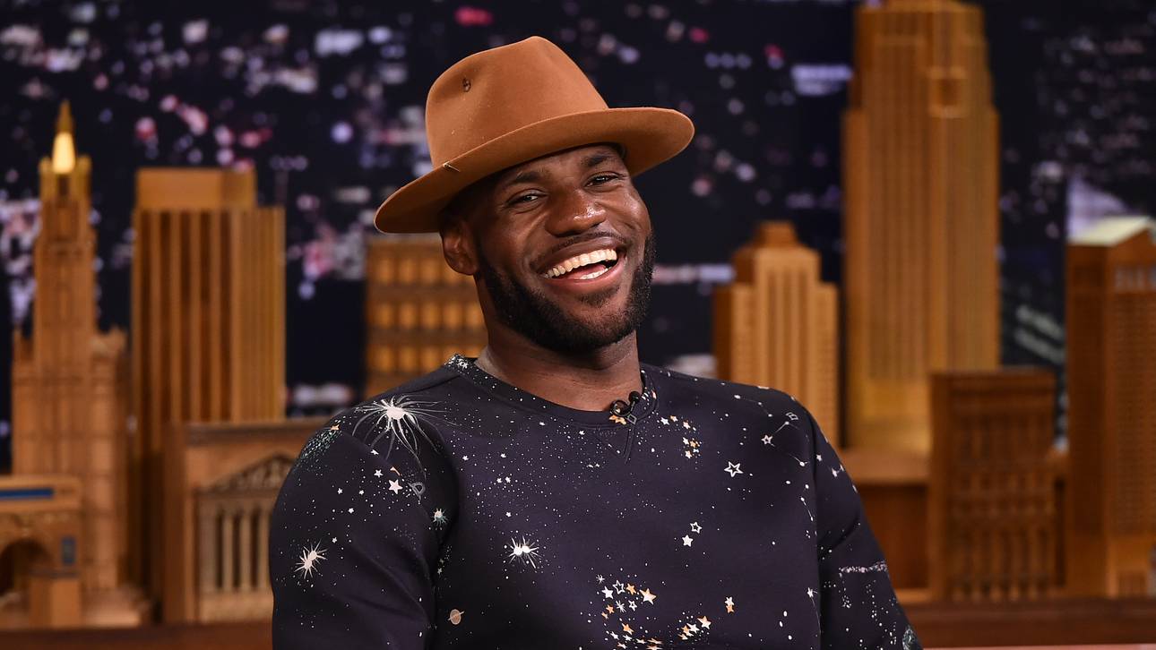 James zittert vor UFC-Champ Rousey