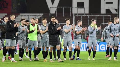 St. Pauli springt wieder auf Platz eins