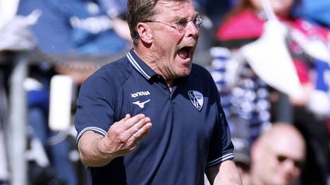 Vor dem Kracherduell gegen den VfL Bochum ist Heidenheim-Trainer Frank Schmidt gewohnt ruhig. Marc Schnatterer lobt indessen Schmidts Ehrlichkeit und Bescheidenheit.