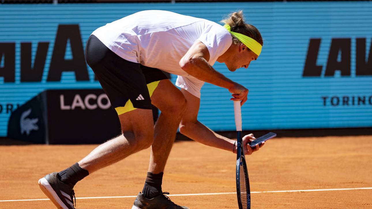 Zverev schimpft und zittert sich weiter