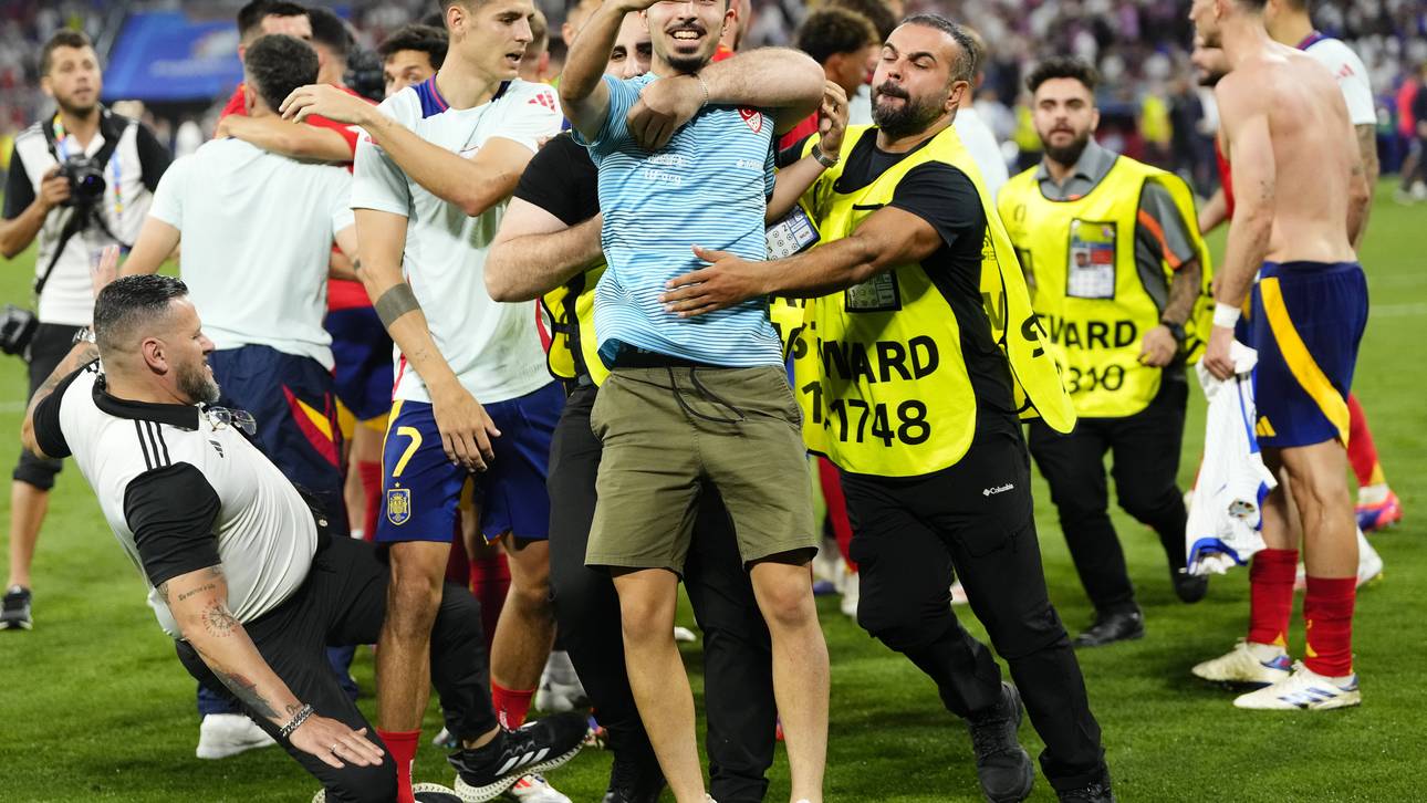 Verletzt? Morata scherzt über Flitzer