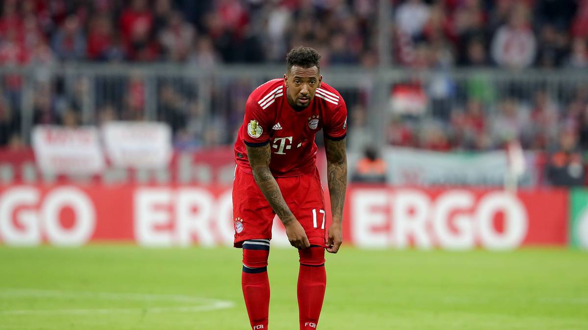 JEROME BOATENG: Saß gegen Heidenheim zu Beginn auf der Bank, aber kam durch die Rote Karte von Niklas Süle früh zum Einsatz. Boateng wirkte teilweise unsicher. Wahrscheinlich ist, dass er gegen den BVB erneut nur auf der Bank sitzt. Feiert nach Abpfiff eine Party im Münchner Club "P1", worüber sich vor allem Hasan Salihamidzic nicht erfreut gezeigt hat