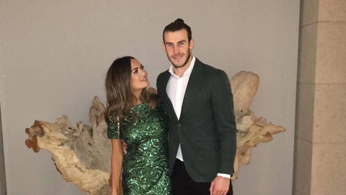 Gareth Bale von Real Madrid muss wegen seiner Verletzung immer noch Schiene tragen, bei seiner Liebsten tun es dagegen High Heels