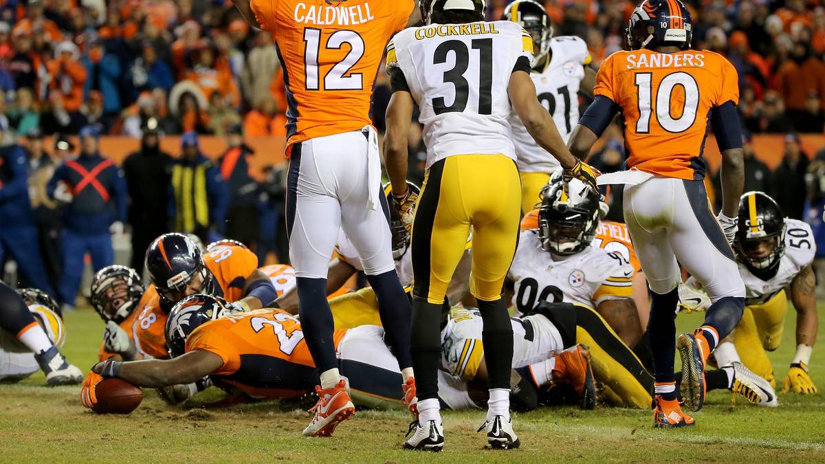 C.J. Anderson von den Denver Broncos beim Touchdown gegen die Pittsburgh Steelers