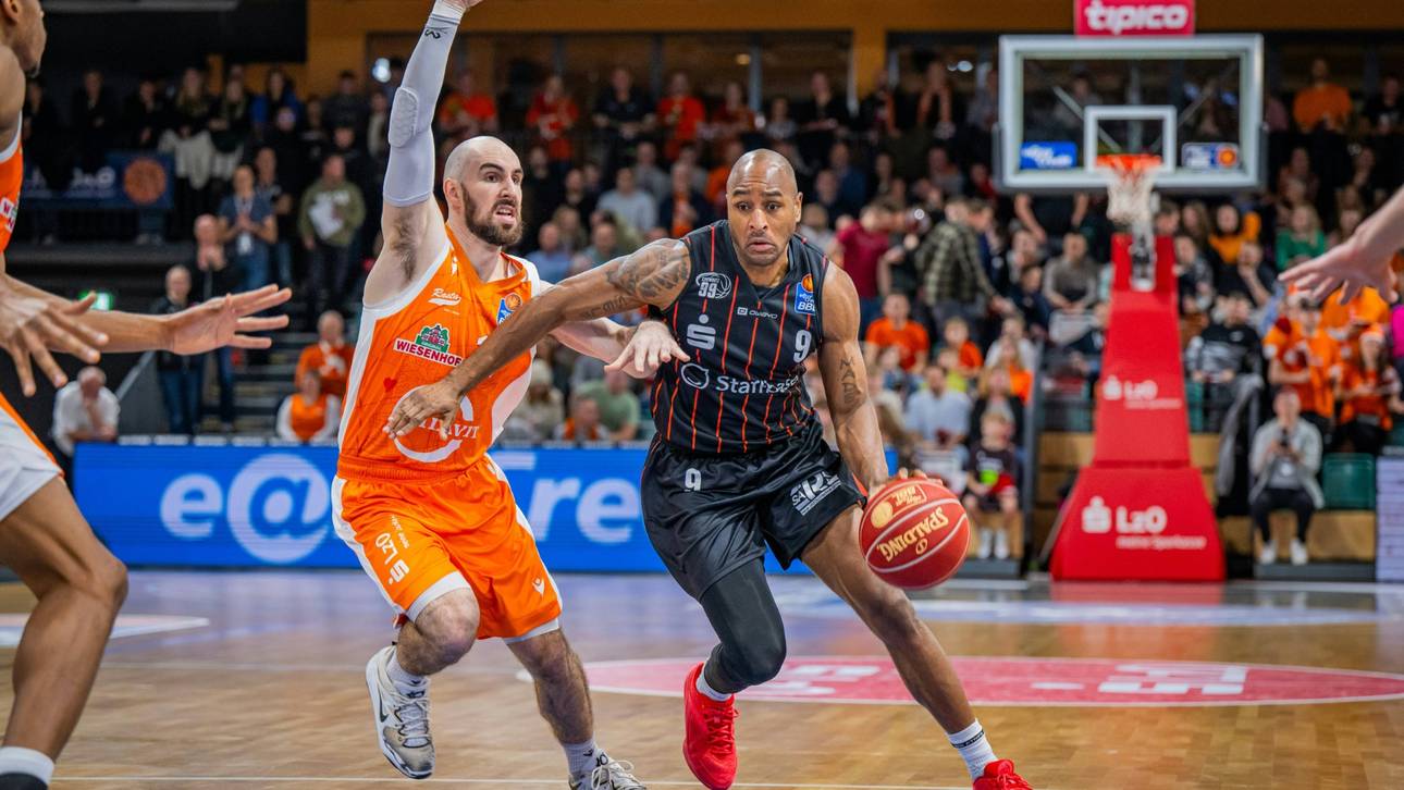 Chemnitz behauptet Tabellenführung