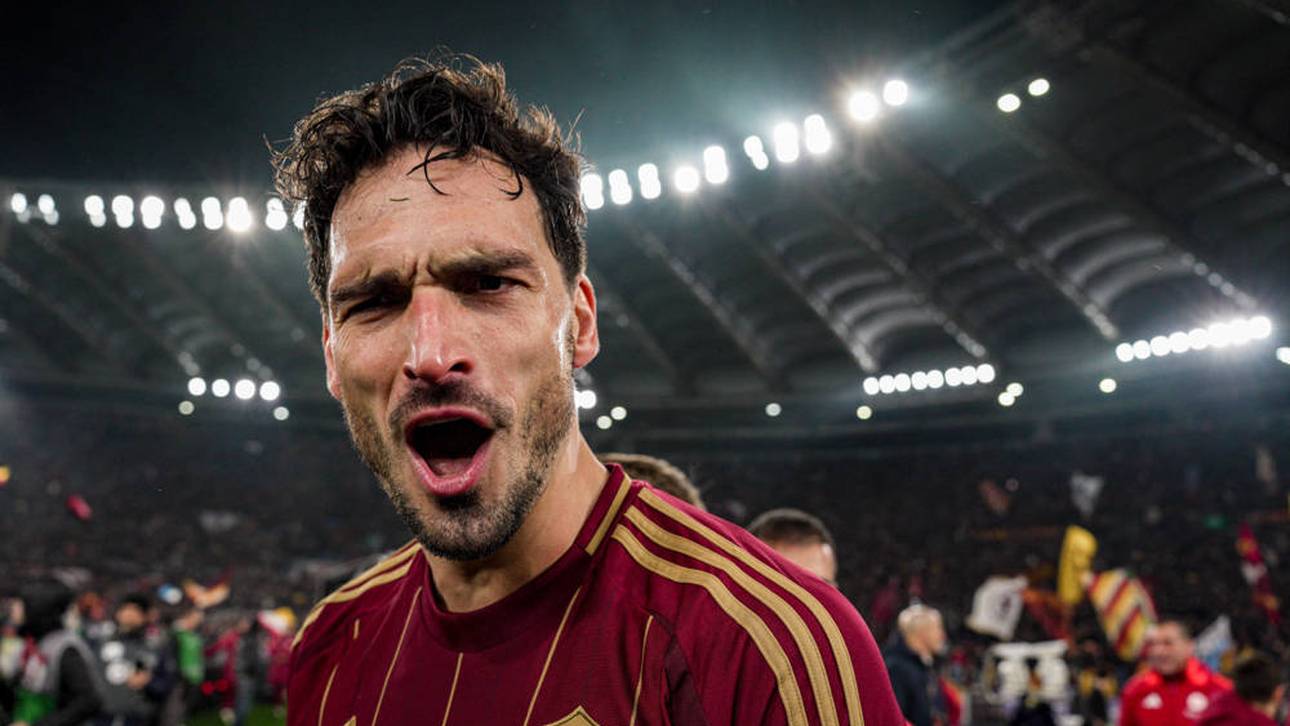 Mats Hummels nach dem Derbysieg in Feierlaune